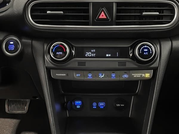 2020 Hyundai Kona Luxury AWD-22
