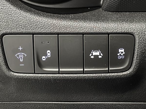 2020 Hyundai Kona Luxury AWD-16