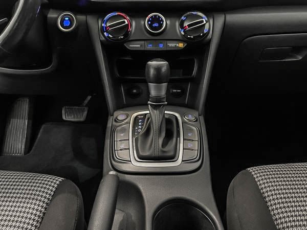 2021 Hyundai Kona Preferred AWD-21