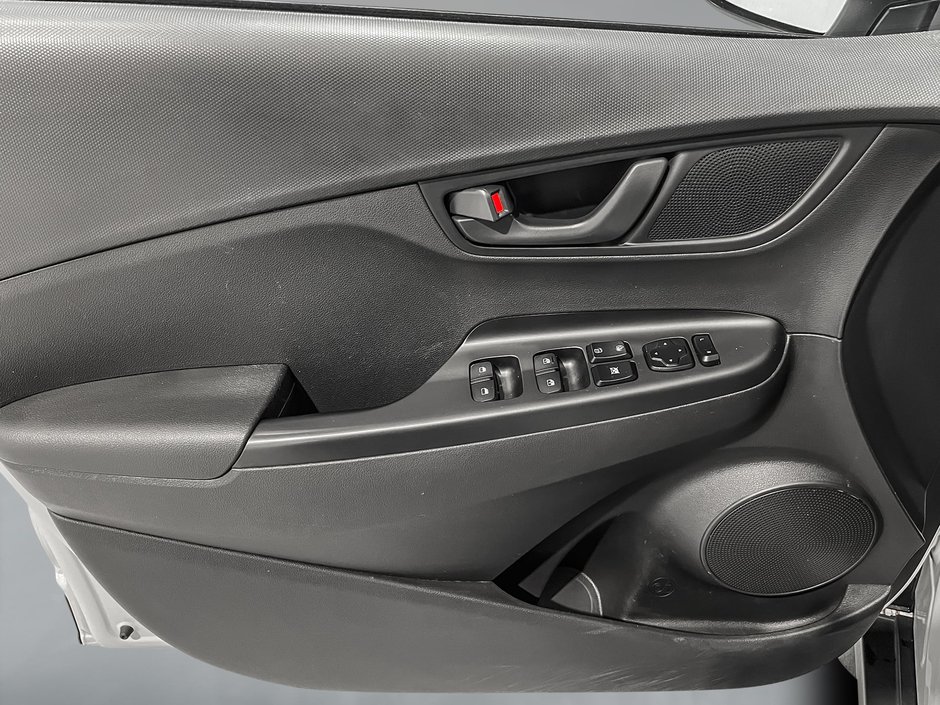 2021 Hyundai Kona Preferred AWD-9
