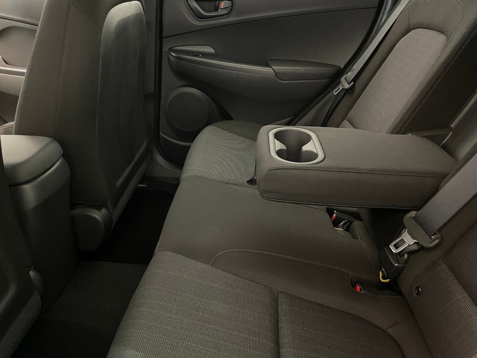 2022 Hyundai Kona Essential AWD-24