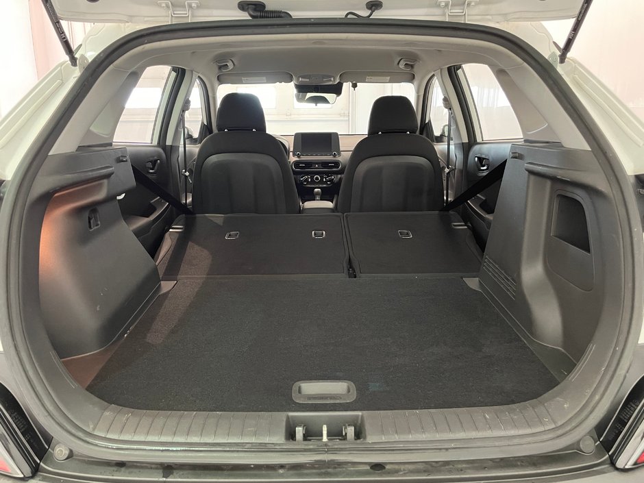 2022 Hyundai Kona Essential AWD-23