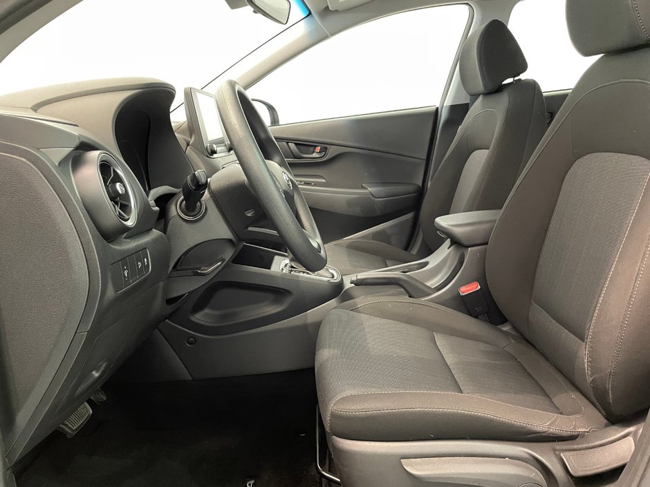 Hyundai Kona Essential AWD 2022-10