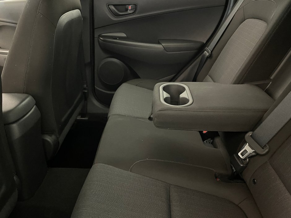 Hyundai Kona Essential AWD 2022-23