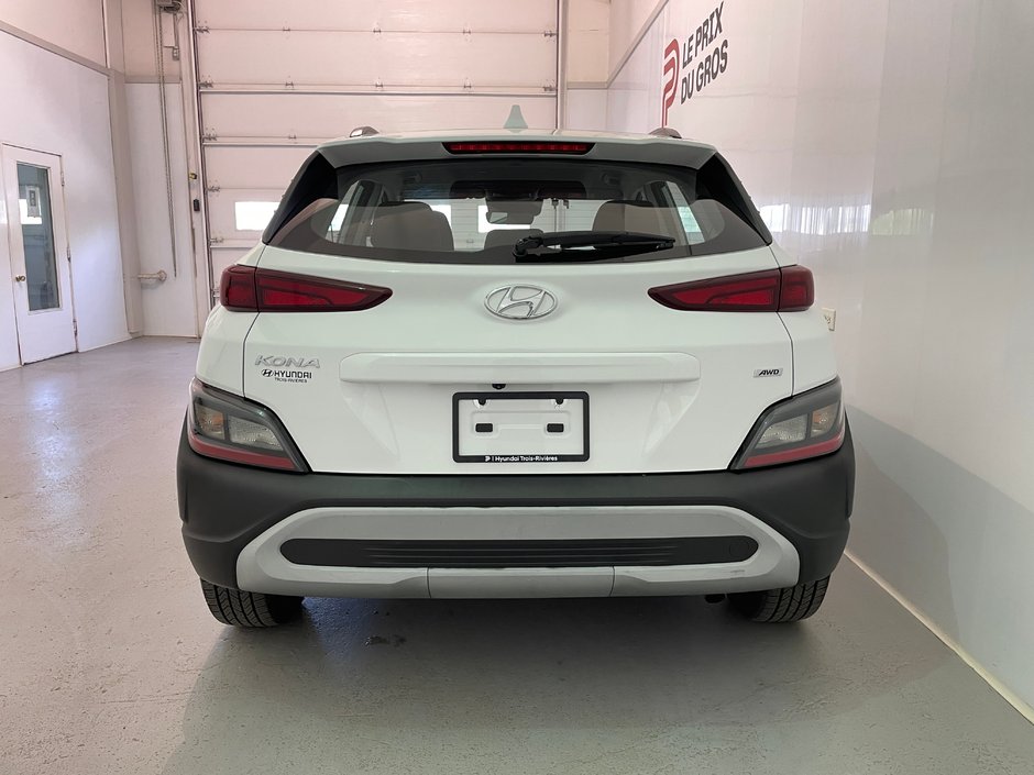 Hyundai Kona Essential AWD 2022-5