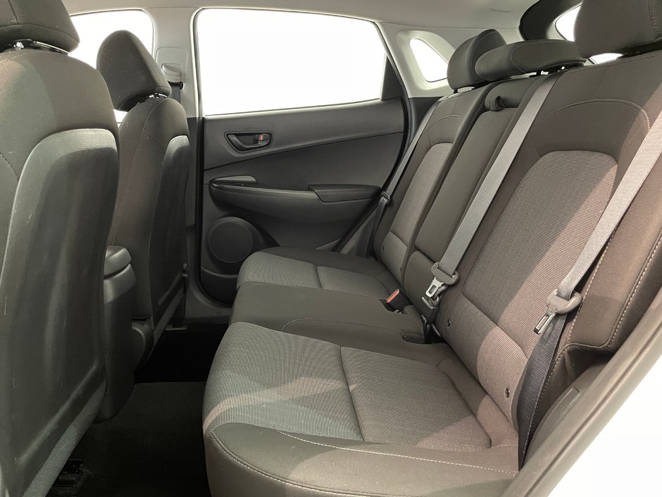 Hyundai Kona Essential AWD 2022-22