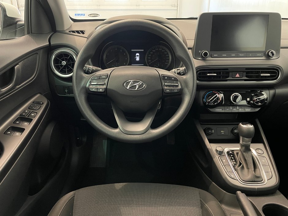 Hyundai Kona Essential AWD 2022-8