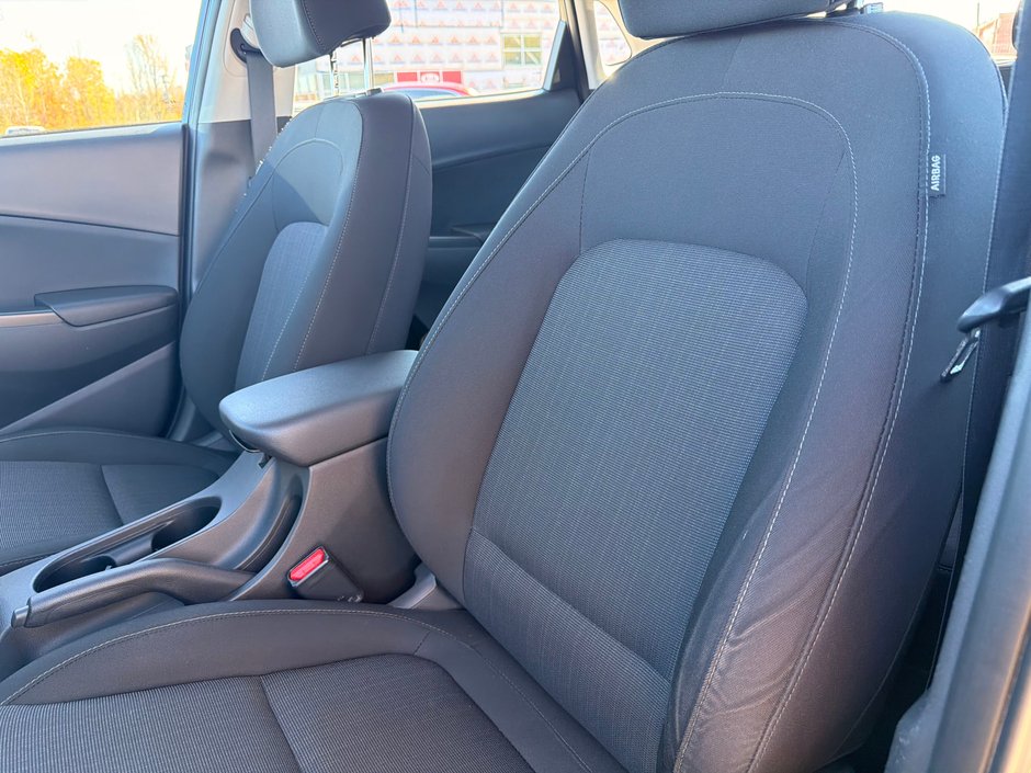 Hyundai Kona ESSENTIAL AWD 2023-13