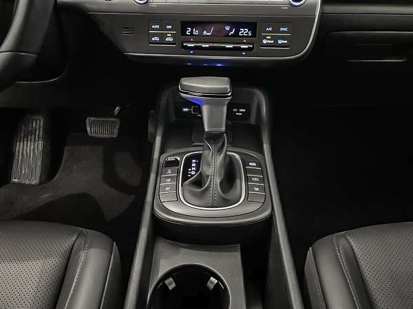 Hyundai Kona Preferred Trend package AWD 2024-21