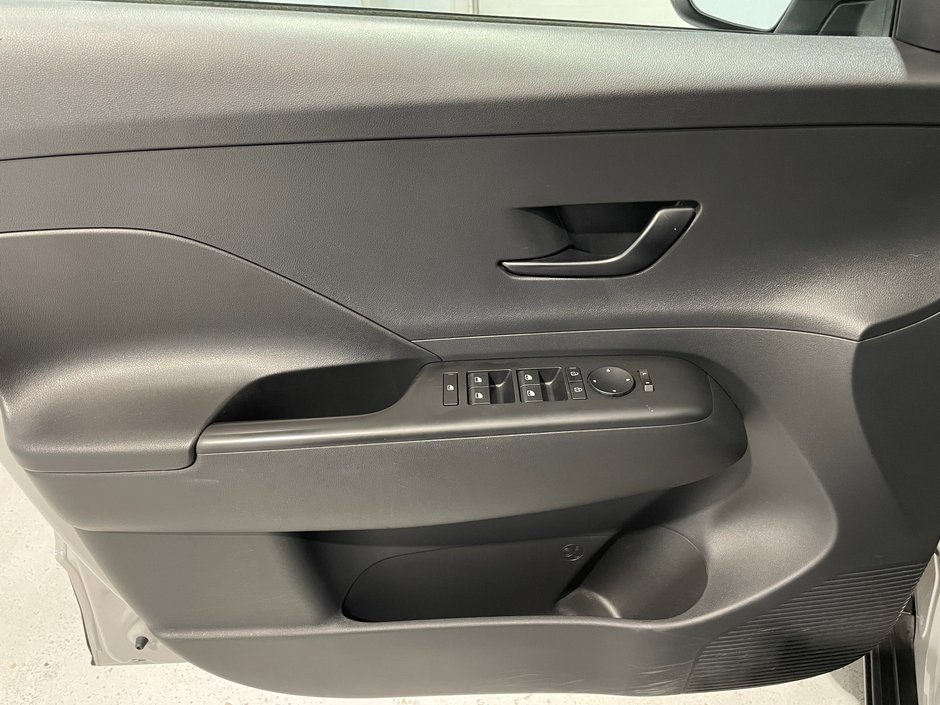 2024 Hyundai Kona Preferred AWD-9
