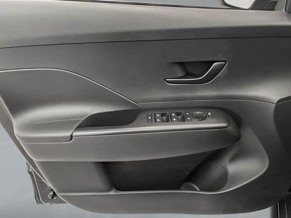 2025 Hyundai Kona Preferred Sport AWD-9