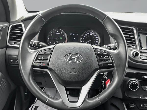 Hyundai Tucson PREMIUM FWD 2016-15