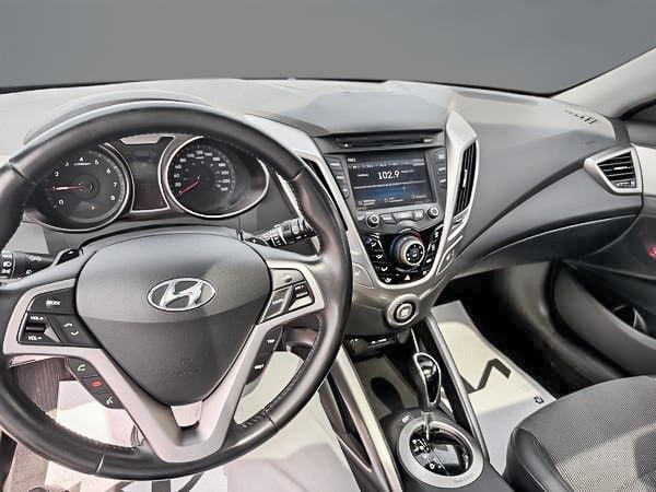 2013 Hyundai Veloster BASE-24