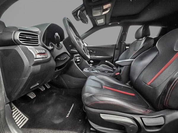 2020 Hyundai Veloster TURBO-10