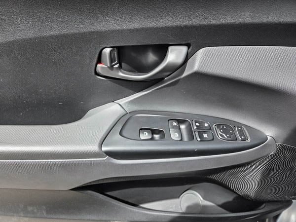 2020 Hyundai Veloster TURBO-9