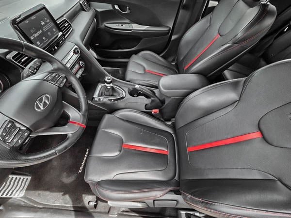 2020 Hyundai Veloster TURBO-12