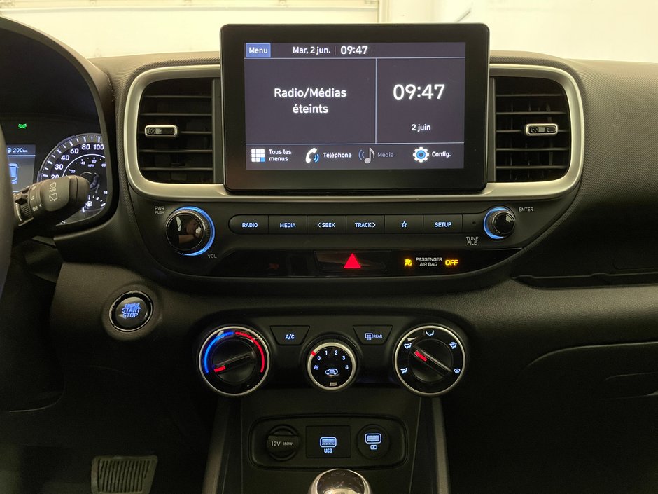 Hyundai Venue TREND 2020-15