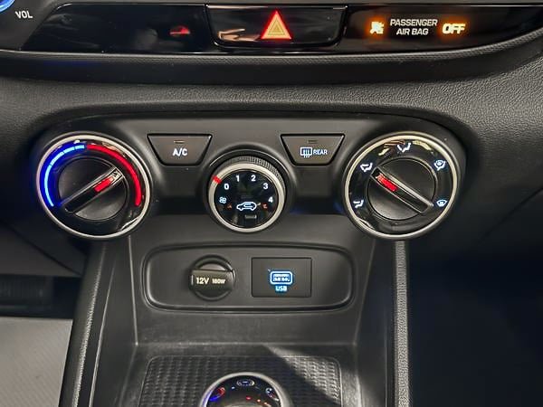 2021 Hyundai Venue ESSENTIAL-21