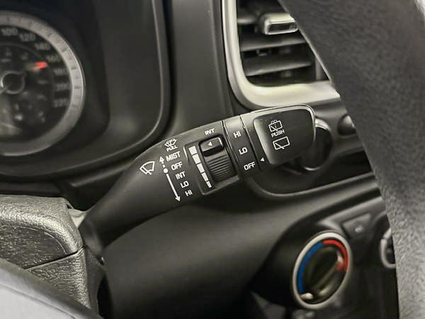 2021 Hyundai Venue ESSENTIAL-17