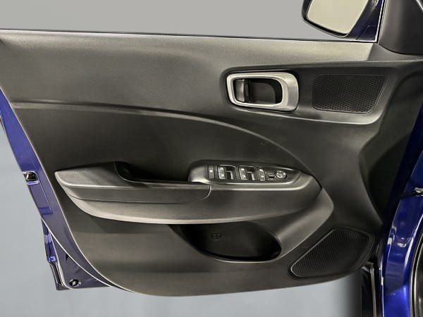 2021 Hyundai Venue ESSENTIAL-10
