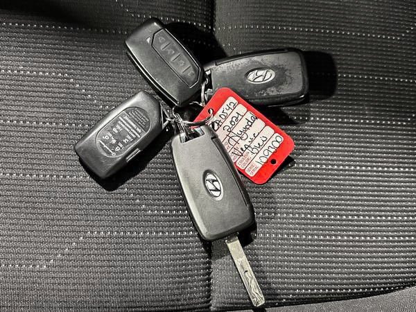 2021 Hyundai Venue ESSENTIAL-25
