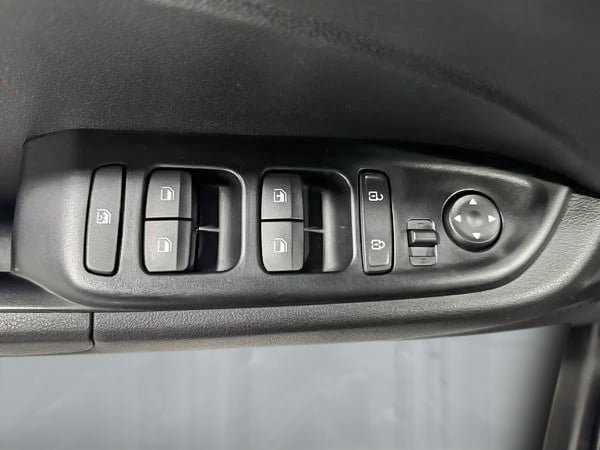 2022 Hyundai Venue ESSENTIAL-11