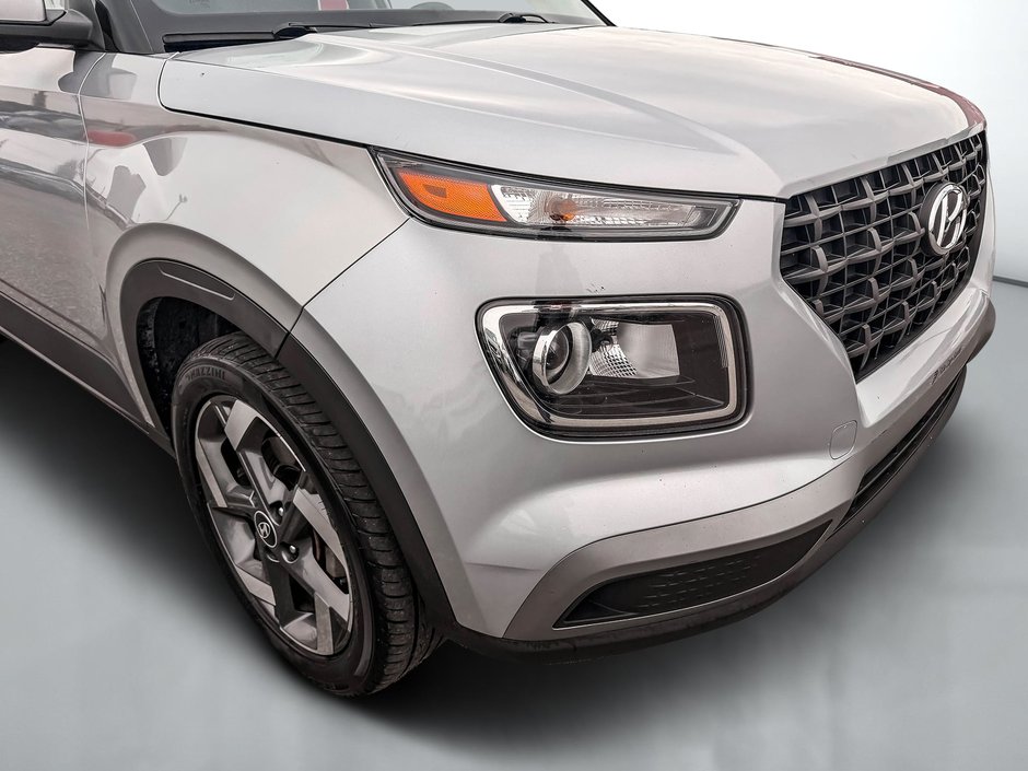2022 Hyundai Venue TREND-8