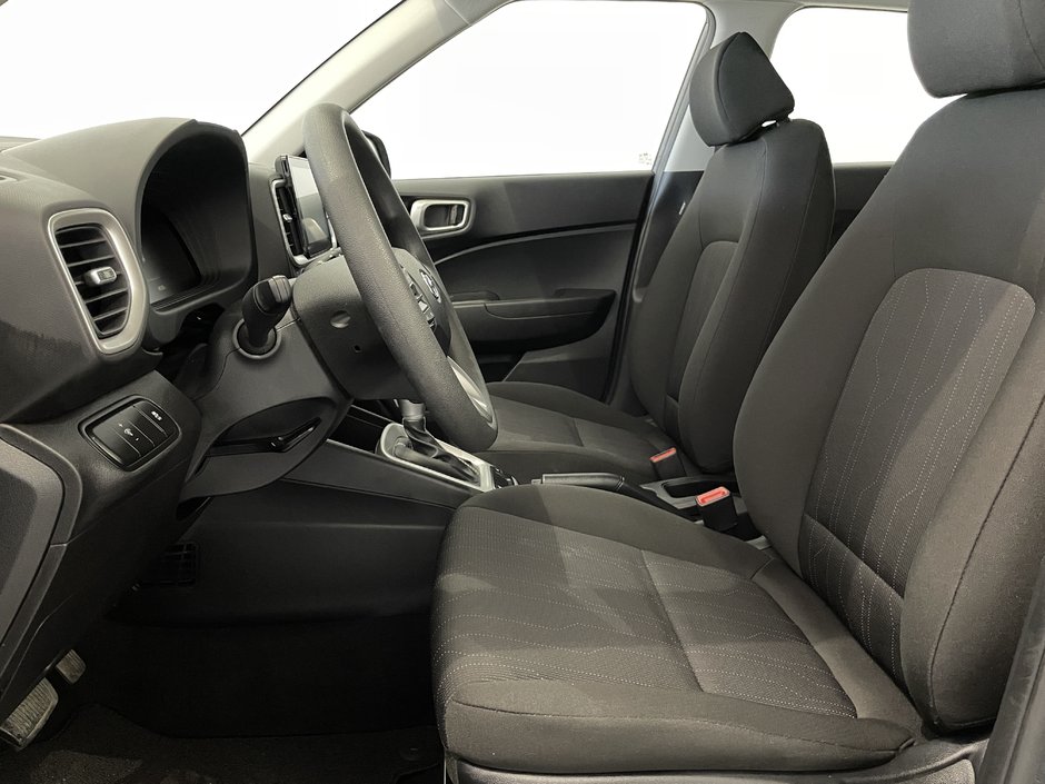 2023 Hyundai Venue Essential-9