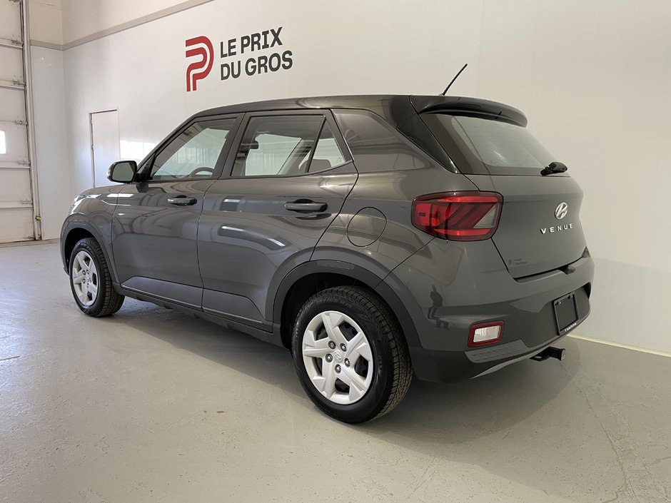 2023 Hyundai Venue Essential-4