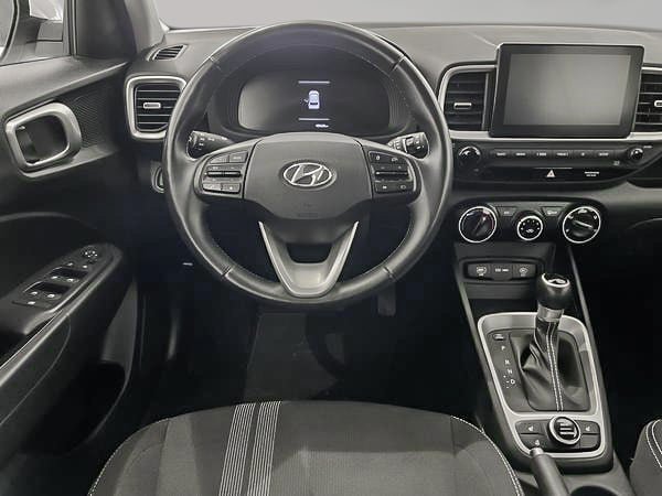 Hyundai Venue Preferred 2023-7