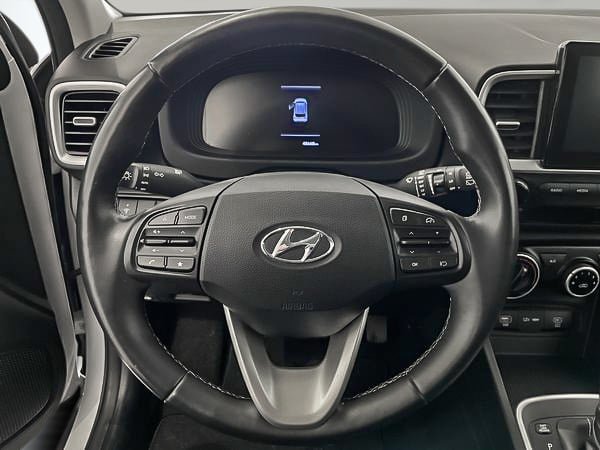 Hyundai Venue Preferred 2023-10
