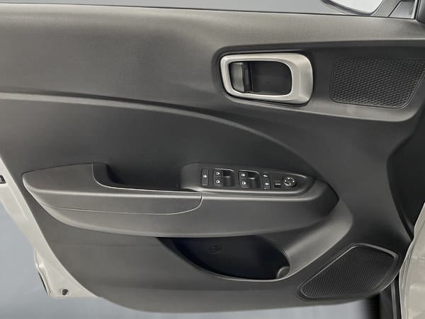 Hyundai Venue Preferred 2023-8