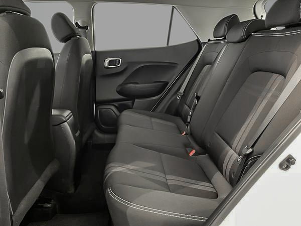 Hyundai Venue Preferred 2023-21
