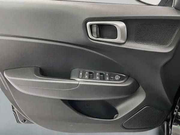 2023 Hyundai Venue Essential-9