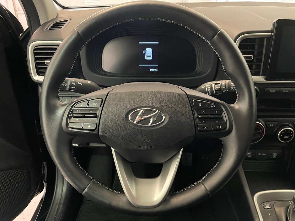 2023 Hyundai Venue Preferred-11
