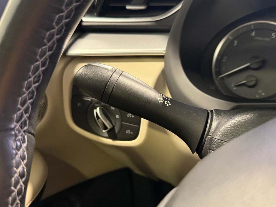 Infiniti QX50 Essential 2019-18