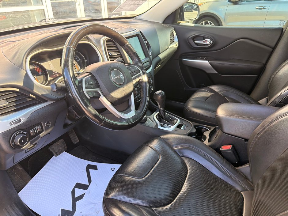2016 Jeep Cherokee OVERLAND 4X4-15