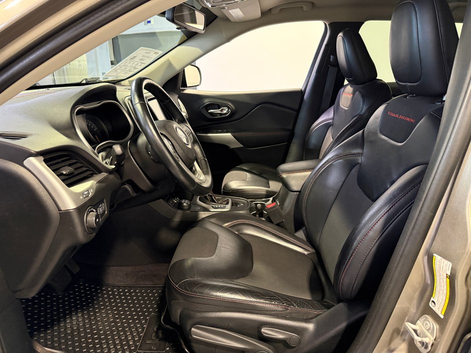2017 Jeep Cherokee Trailhawk-12