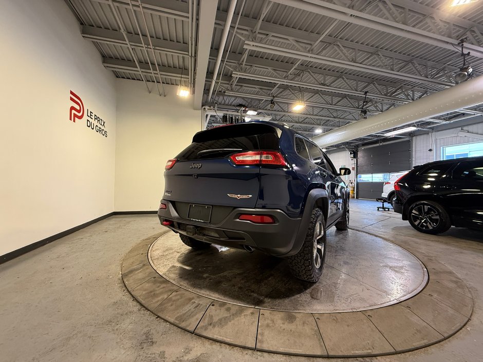 2018 Jeep Cherokee TRAILHAWK-2