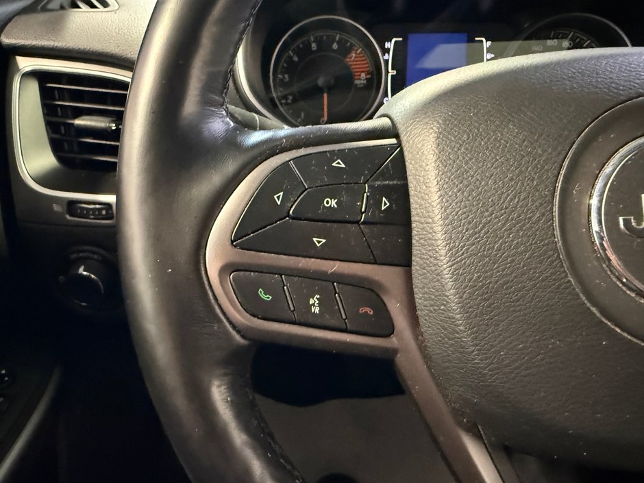 2021 Jeep Cherokee SPORT-14