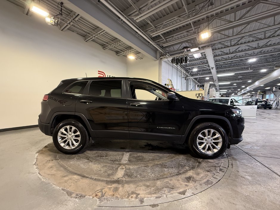 2021 Jeep Cherokee SPORT-1