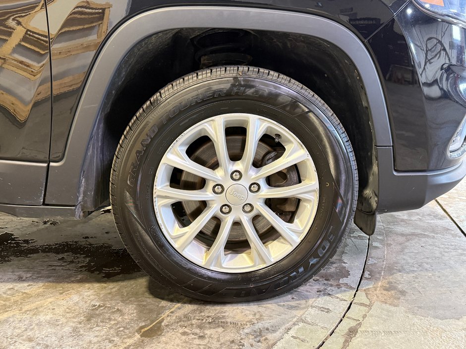 2021 Jeep Cherokee SPORT-9