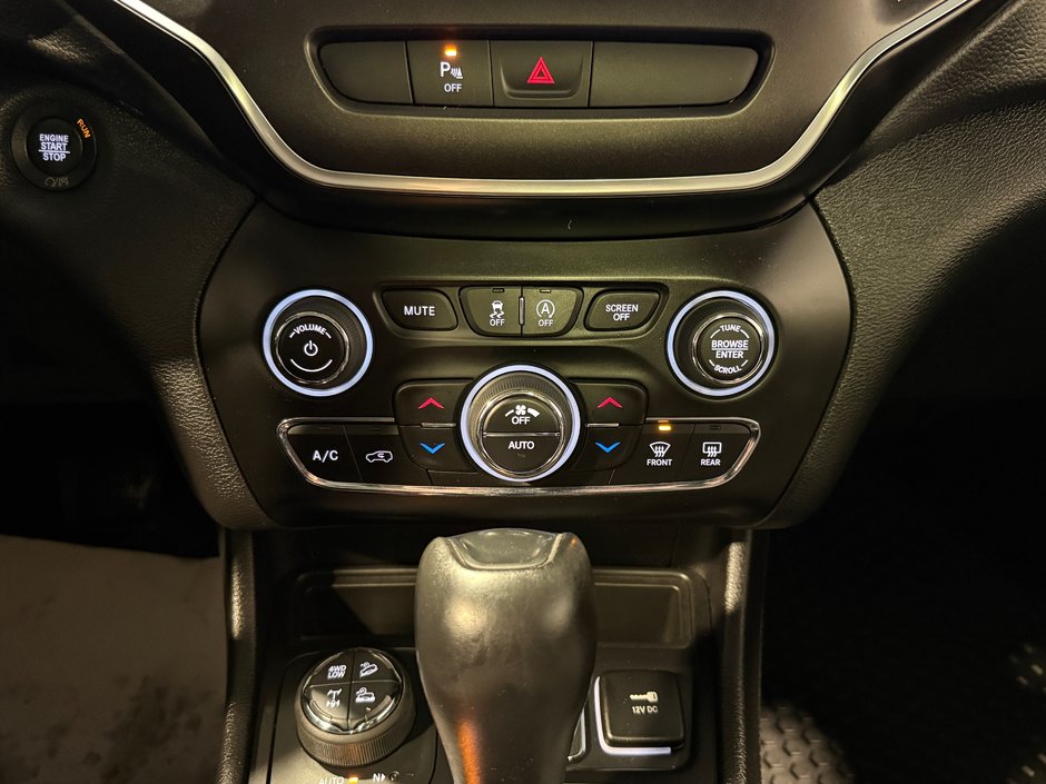 2021 Jeep Cherokee Trailhawk-23