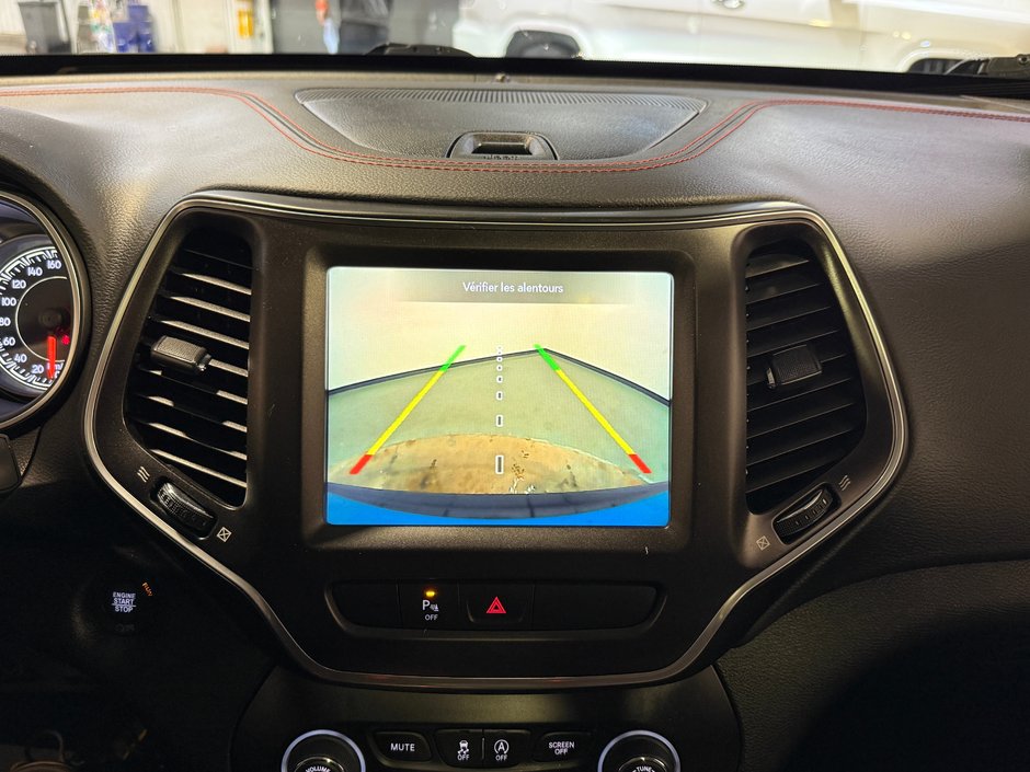 2021 Jeep Cherokee Trailhawk-22