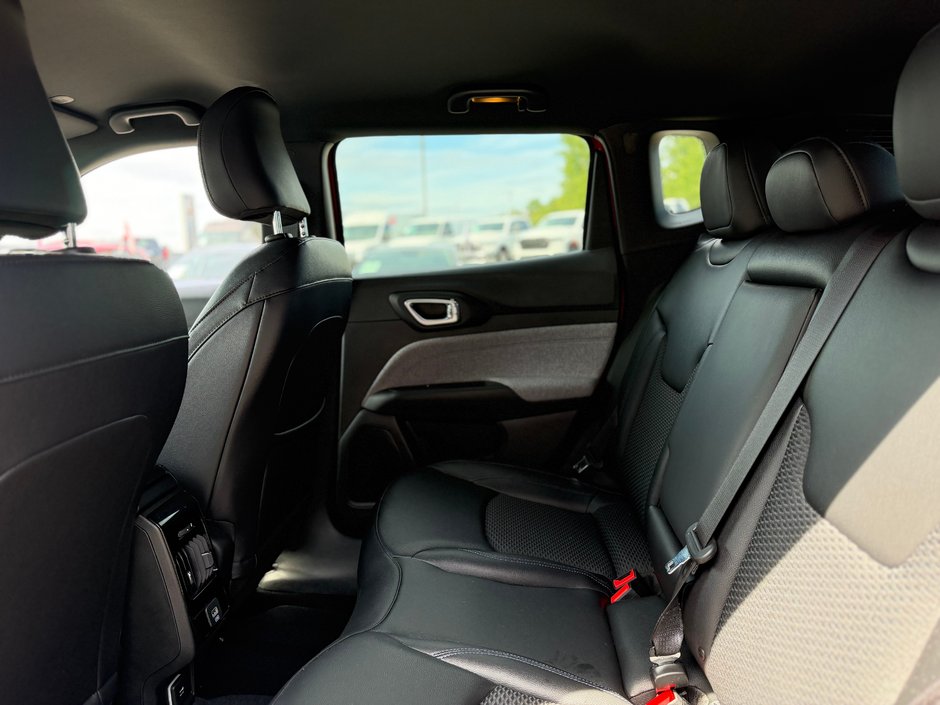 2026 Jeep Compass North-8