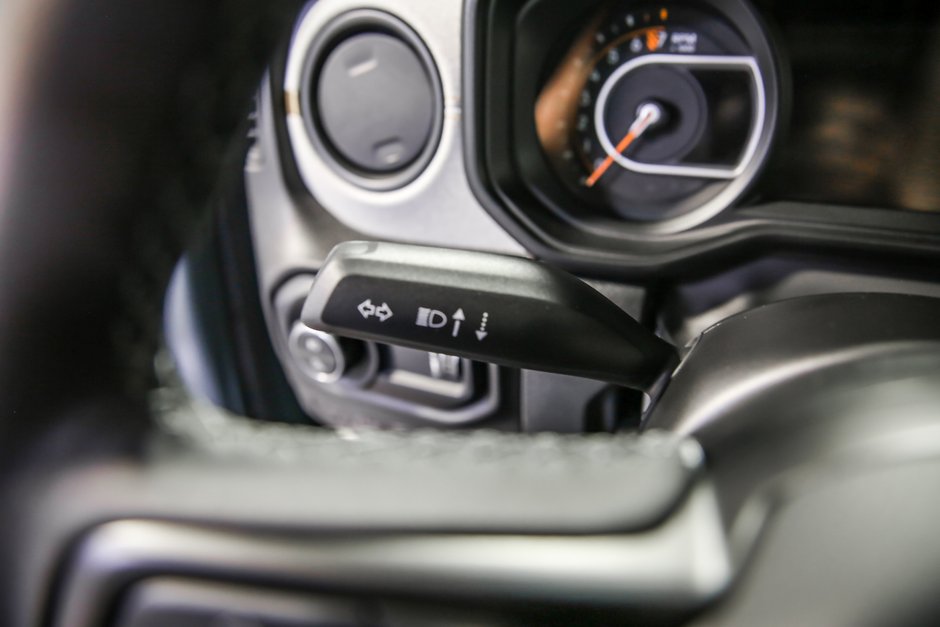 2025 Jeep Gladiator SPORT-17