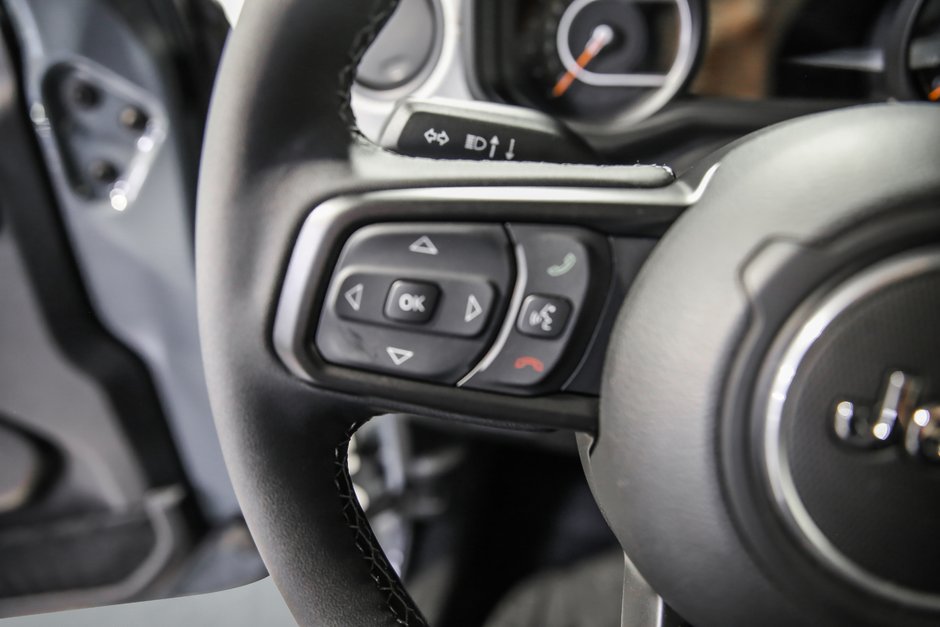 2025 Jeep Gladiator SPORT-14