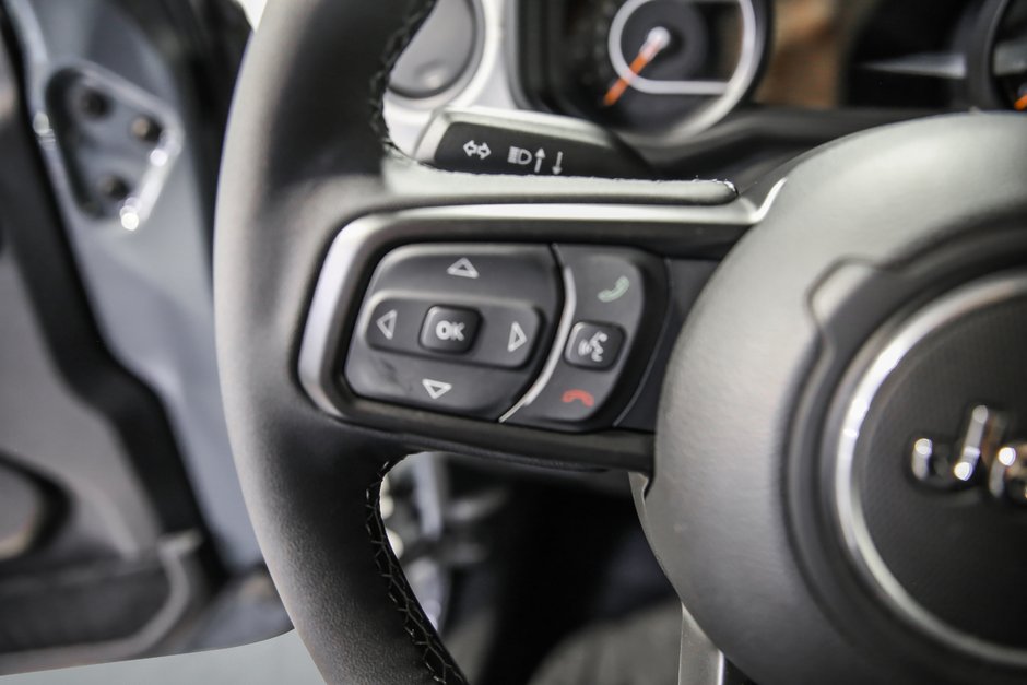 2025 Jeep Gladiator SPORT-14