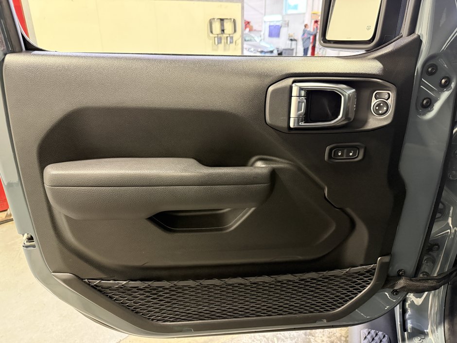 2025 Jeep Gladiator SPORT S // 4X4 // 8000$ EN MODIFICATIONS-9