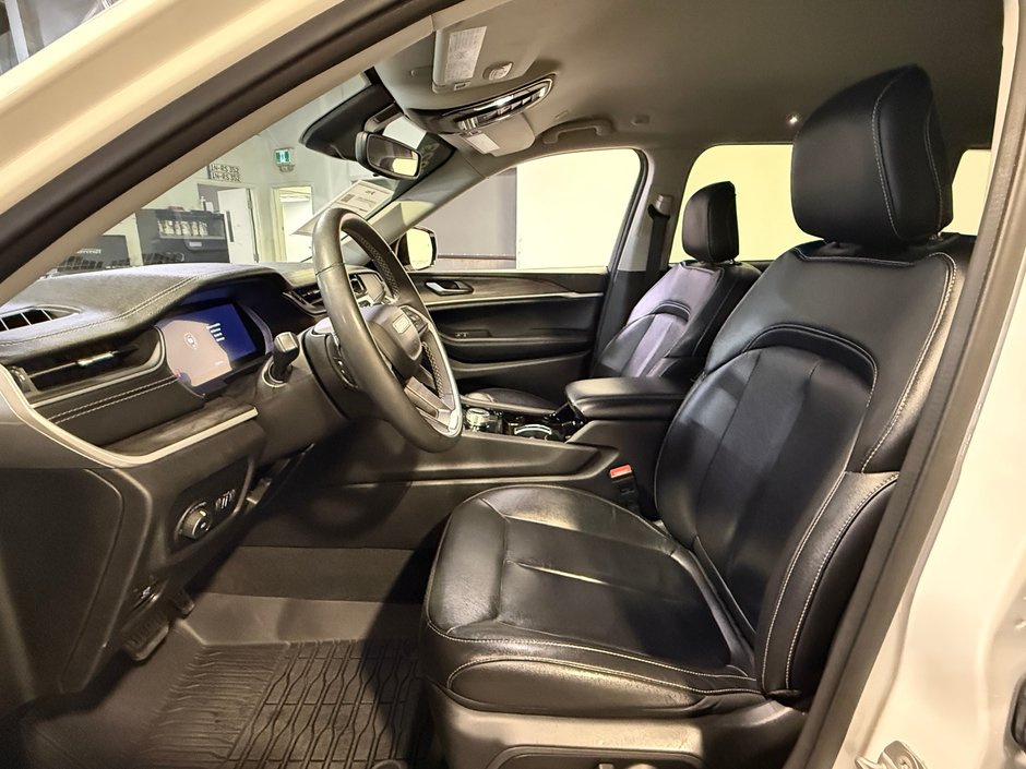 2023 Jeep Grand Cherokee Limited-14